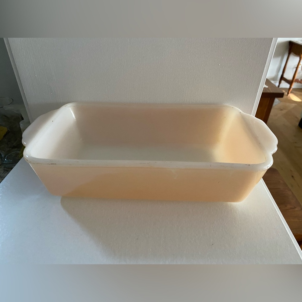 1960’s Fire King Peach Lustreware Milk Glass 1 QT Loaf Dish